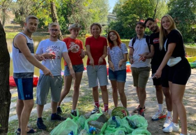 Киевские студенты присоединились к экологической акции “Содержим водоемы Украины чистыми”