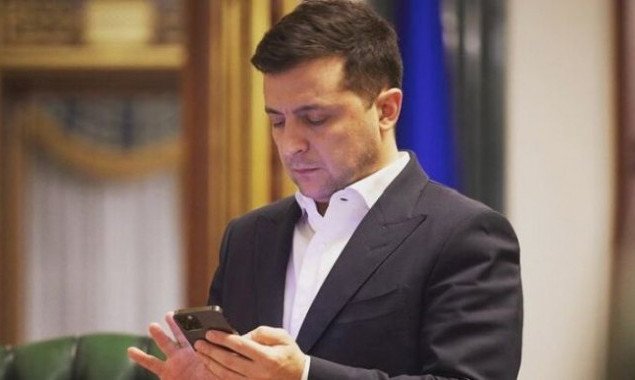 Президент Зеленский подписал закон о публичных услугах “без бумаг”