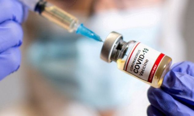За минувшие сутки от коронавируса в Украине вакцинировано более 160 тысяч человек