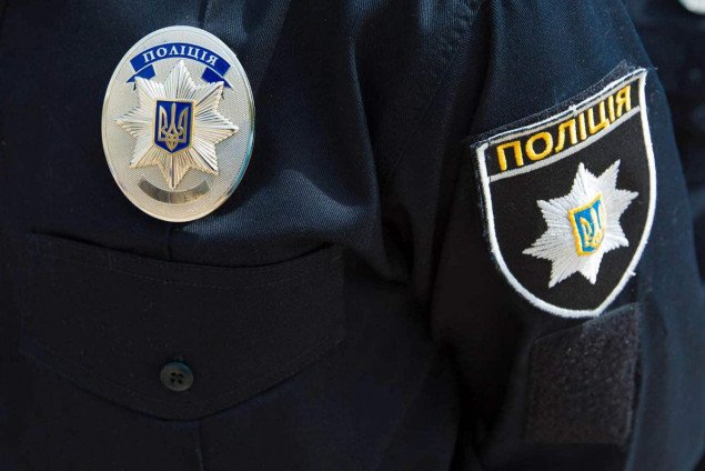 В центре Киева водитель, который не мог проехать из-за репетиции парада,  угрожал оружием полицейским