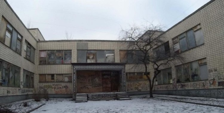 Кличко просят привлечь к ответственности виновных в разрушении здания бывшего детсада на Дарнице