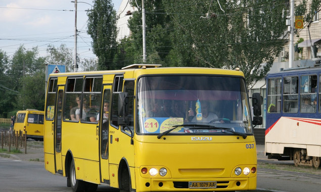 Столичные власти просят пустить автобус с ДВРЗ на правый берег