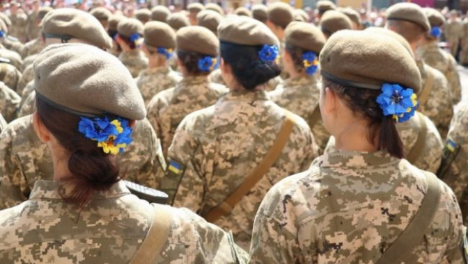 Петиция об отмене воинского учета женщин за пять дней набрала 32 тысячи подписей