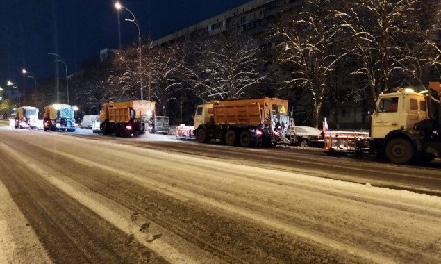 “Киевавтодор” отчитался об успешной расчистке большинства столичных улиц от снега