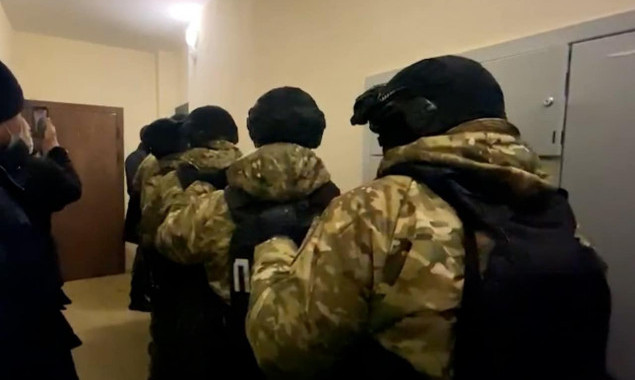 Под Киевом в Софиевской Борщаговке задержали иностранца за изнасилование девушки (видео)