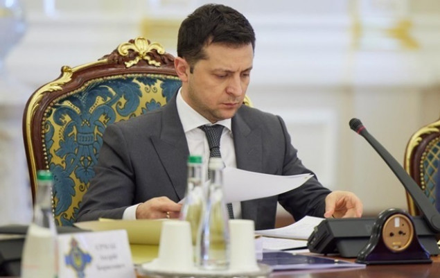 Зеленский подписал закон о госзакупках товаров с повышенной локализацией производства в Украине