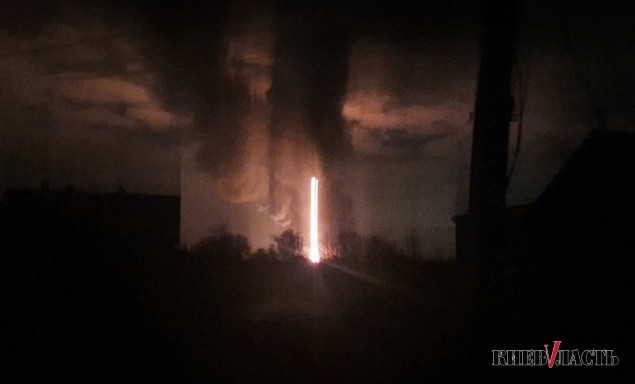 Под Васильковым продолжается бой за аэропорт, спасатели не могут начать тушение пожара на нефтебазе, - глава КОГА