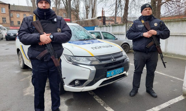Ракетными обстрелами на Киевщине повреждено более 10 объектов, ветеранам МВД выдают оружие