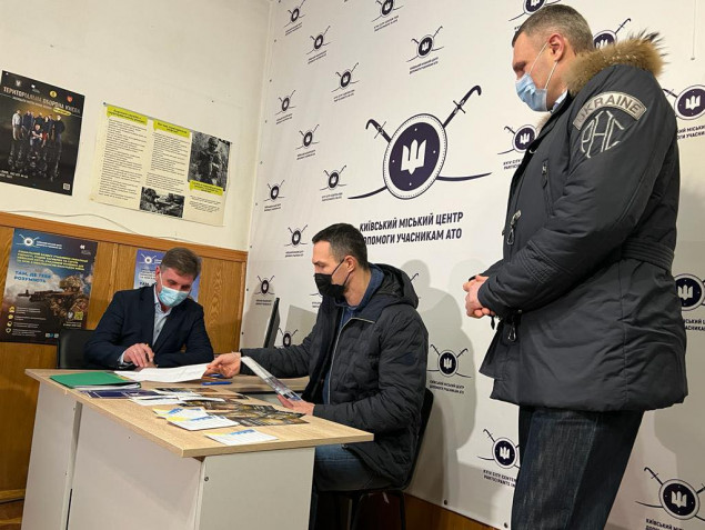 Владимир Кличко записался в ряды теробороны Киева