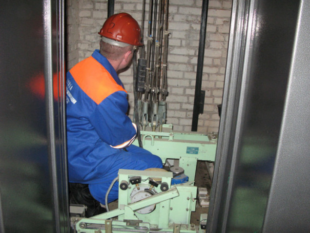 В Голосеевском, Днепровском, Подольском и Святошинском районах отремонтируют лифты в 38 домах (адреса)