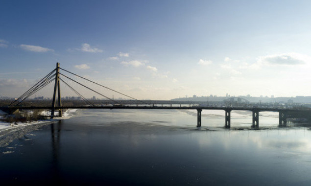 У Києві для сполучення між берегами відкриті Північний і Дарницький мости