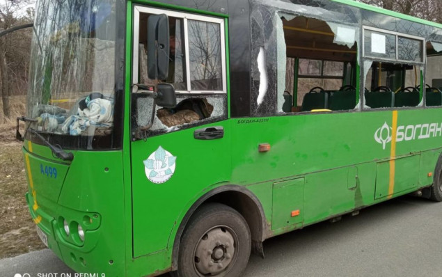 Російські окупанти обстріляли евакуаційний автобус та ряд сіл на Київщині, – Офис генпрокурора