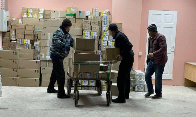 Заклади охорони здоров'я Київщини отримали 2 буси з медикаментами від благодійників, - Кулеба