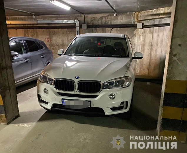У Києві правоохоронці викрили групу крадіїв елітних автівок (відео)