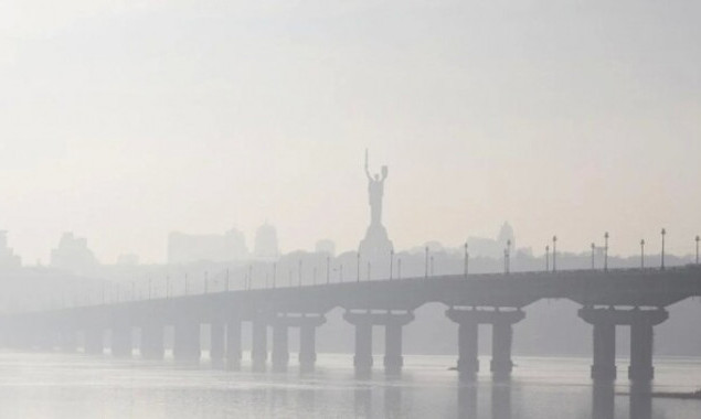 Через пожежі в трьох районах Києва погіршилося повітря