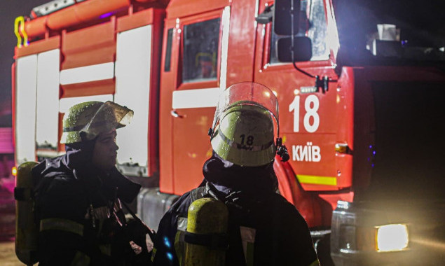 На Микільській Борщагівці в Києві при ліквідації пожежі з багатоповерхівки евакуювали 10 осіб