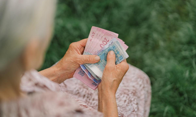 Співробітників державного “Ощадбанку” в Києві підозрюють в крадівництві пенсій