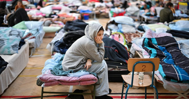У Києві територіальні центри приймають від киян одяг для вимушених переселенців (адреси)
