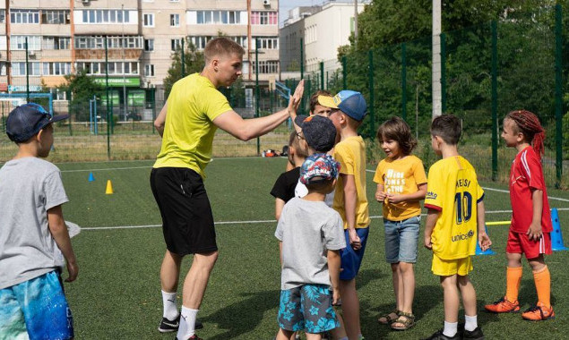 На Київщині в Ірпені та Бучі запустили безкоштовні футбольні тренування для дітей