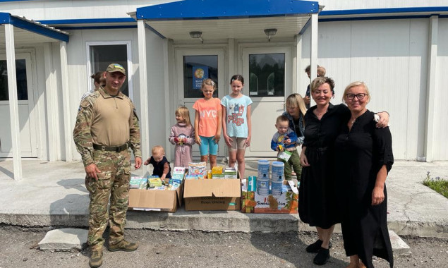Обухівська громада на Київщині передала гуманітарну допомогу найменшим мешканцям містечка для переселенців