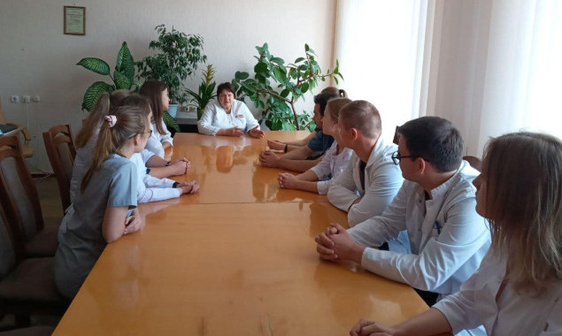 На стажування з окупованих територій у медичні заклади Київщини переведені 15 лікарів-інтернів