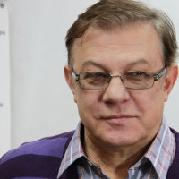 Володимир Лановий: “Щоб відновлювати національну економіку, треба не піднімати, а знижувати процентні ставки”
