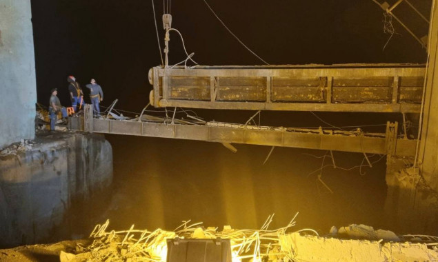 У Кривому розі триває ліквідація наслідків ракетного удару по дамбі Карачунівського водосховища