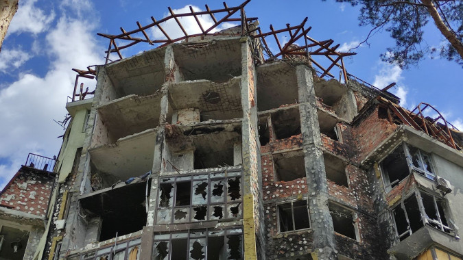 Благодійники з Італії відремонтують три розбомблені багатоквартирні будинки в Ірпені
