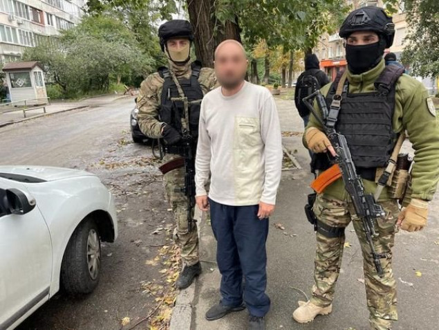 В Бориспільському районі зловмисники кинули Молотова на приватне подвір'я
