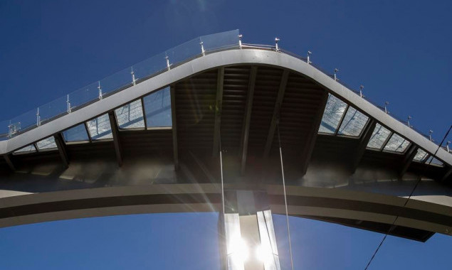 Кличко назвав строки ремонту пішохідно-велосипедного мосту в Києві