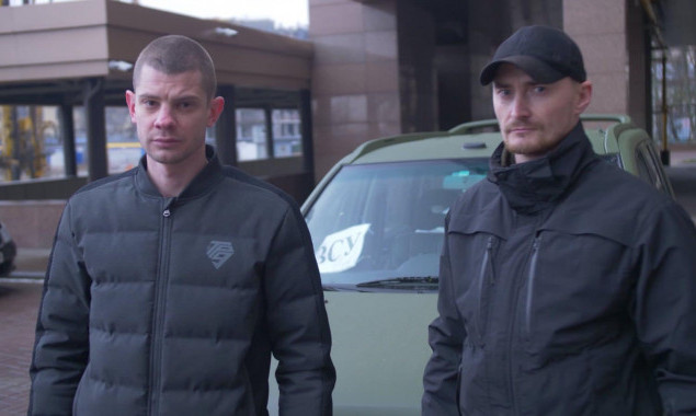 Волонтер Олексій Антонов та “Українська команда” передали українським військовим позашляховик