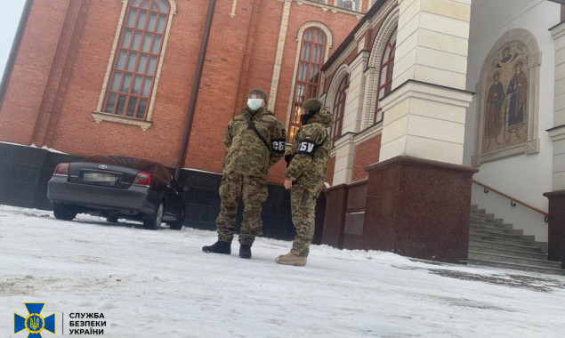 У Борисполі СБУ проводить безпекові заходи у кафедральному соборі УПЦ МП (фото)