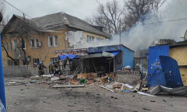 Внаслідок ворожого обстрілу Курахового на Донеччині 8 людей загинули, ще 5 поранені (фото, відео)