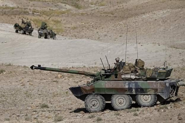 Франція передасть Україні легкі танки і бронетранспортери