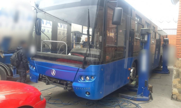 Продав вживані автобуси під виглядом нових: на Київщині підприємця підозрюють у заволодінні 5,7 млн гривень