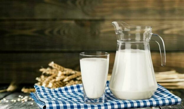 Для навчальних закладів Голосіївського району столиці закуповують молока на понад 2 млн гривень
