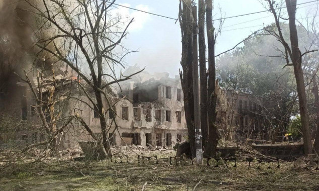 Ракетний удар по Дніпру: відомо про двох загиблих, кількість постраждалих зросла до 23