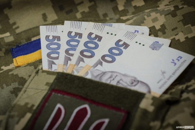 Резніков, Залужний та інші силовики просять ВР відкласти рішення про повернення доплат у розмірі 30 тис. гривень для військових
