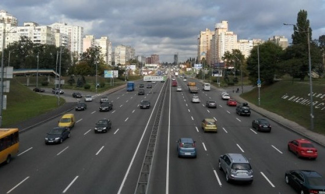 У Києві дві автомобільні ділянки передали на баланс комунальних підприємств