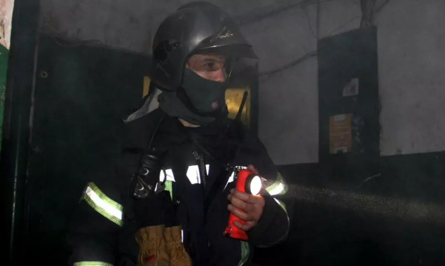 У Києві під час пожежі в квартирі на Троєщині загинув чоловік