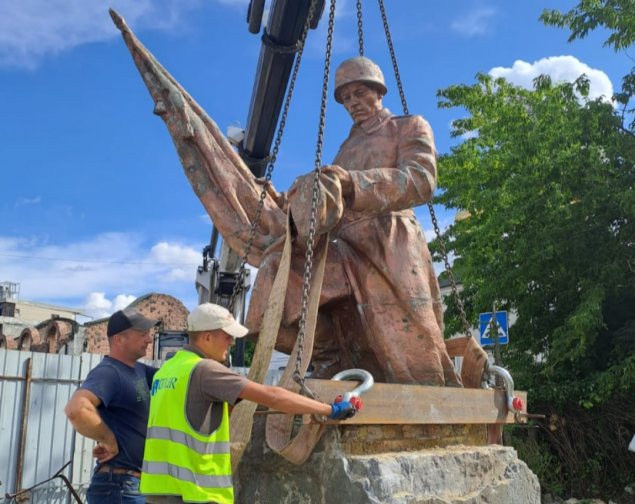 В ірпінському мікрорайоні Романівка демонтували пам’ятник радянському солдатові