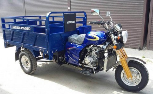Броварським комунальникам купили триколісний вантажний мотоцикл