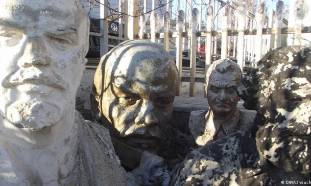 У Київраді затвердили перелік пам’ятників, які приберуть з публічного простору міста