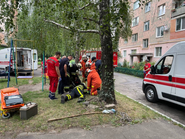 У Білоцерківському районі під час виконання робіт у каналізаційному колодязі загинули двоє слюсарів