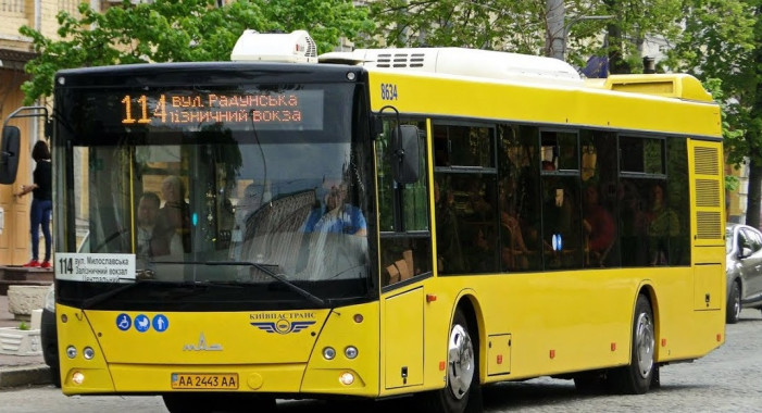 Два столичних автобуси до 28 серпня курсуватимуть зміненими маршрутами