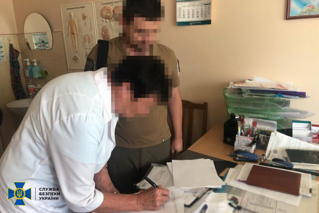 На Київщині голову ВЛК підозрюють у видачі “липових” довідок півсотні ухилянтам на 10 млн гривень