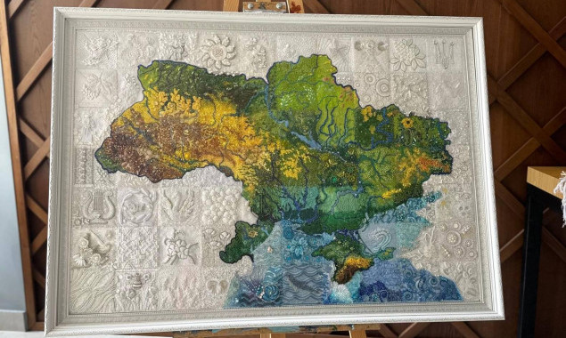 У Бучі на виставці представляють вишиті карти України, створені руками 140 майстринь (фото)