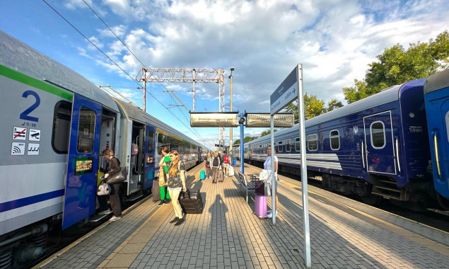 “Укрзалізниця” подовжує курсування нового поїзда Київ-Хелм