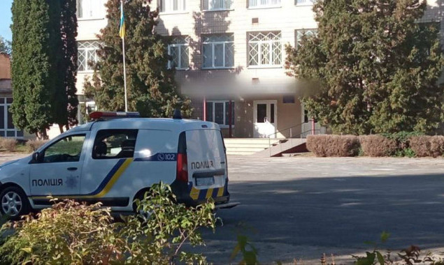 У школах Київщини шукали вибухівку, інформація про замінування не підтвердилась