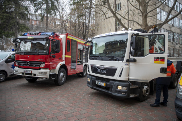 Столиця отримала від німців нову партію допомоги, зокрема сучасні машини швидкої допомоги